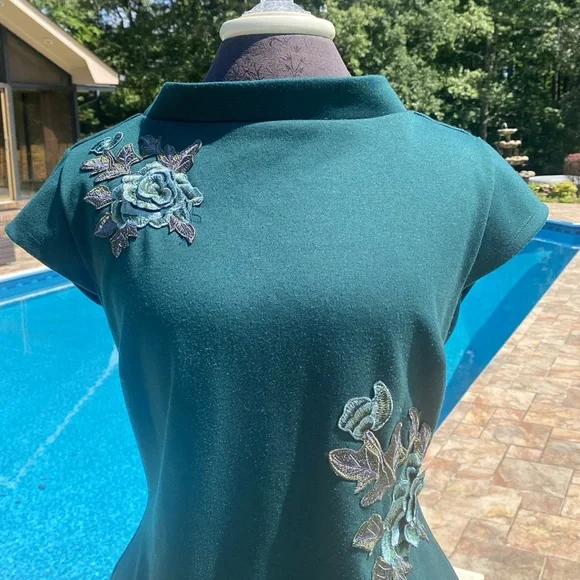 New York & Company Emerald Green Embroidered Top and Midi Skirt - Picture 5 of 5